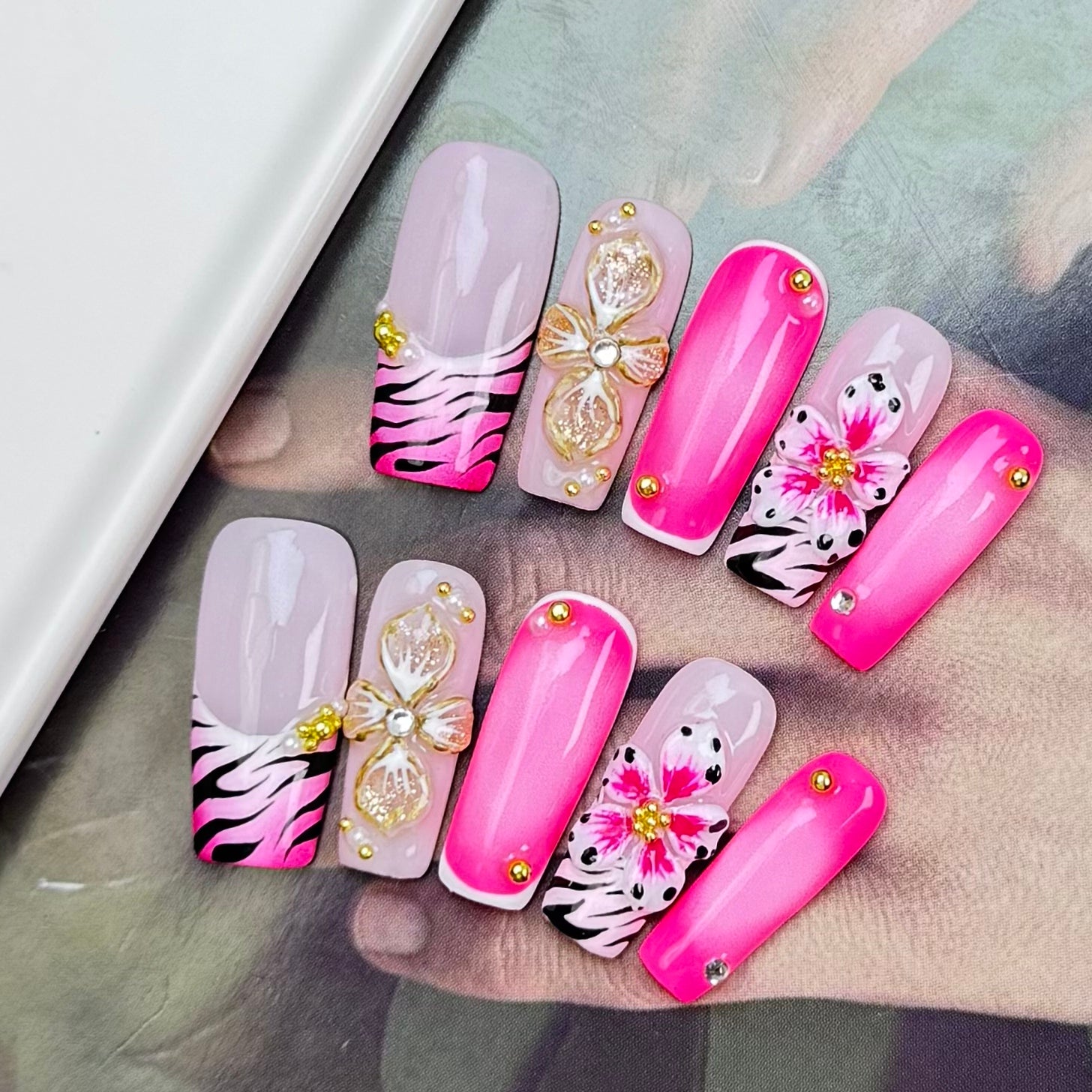 3D Hand Painted Flower Oval