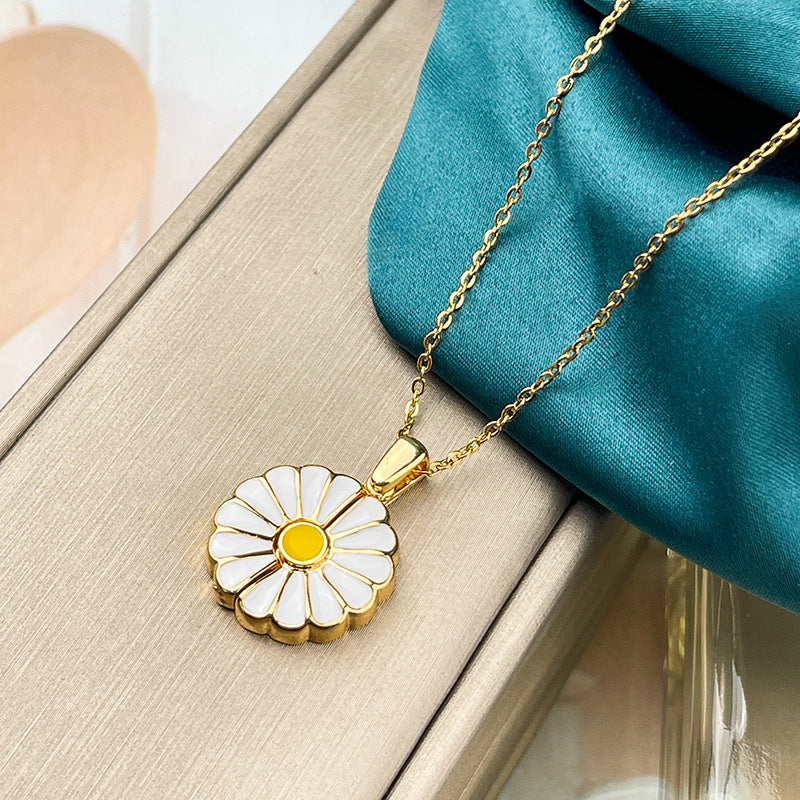 Small Daisy Necklace Openable Pendant