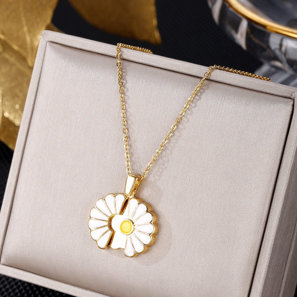 Small Daisy Necklace Openable Pendant