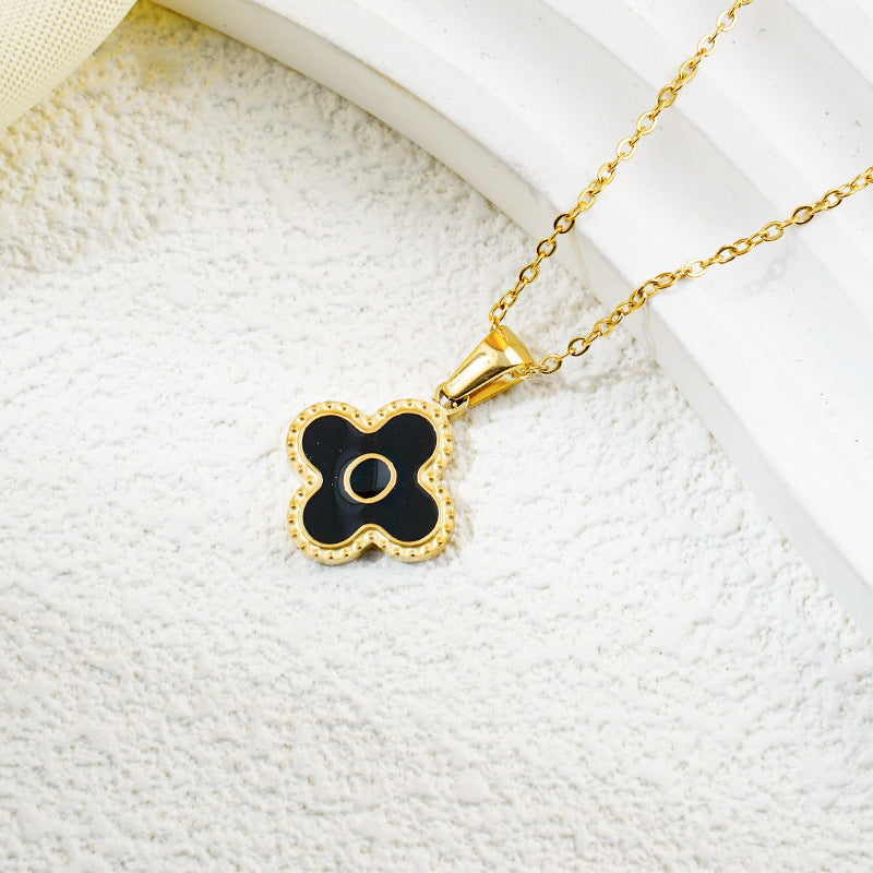 Four-leaf Clover 26 English Letters Black and White Mother-of-Pearl Necklace