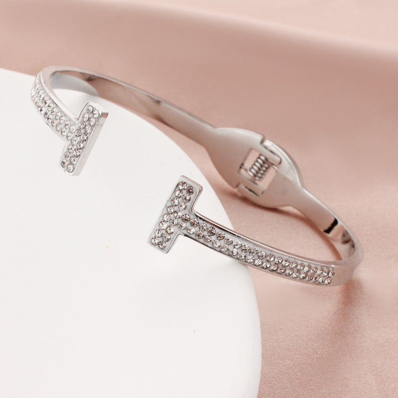 Casual Design Double T Classic Diamond-encrusted Open Bracelet