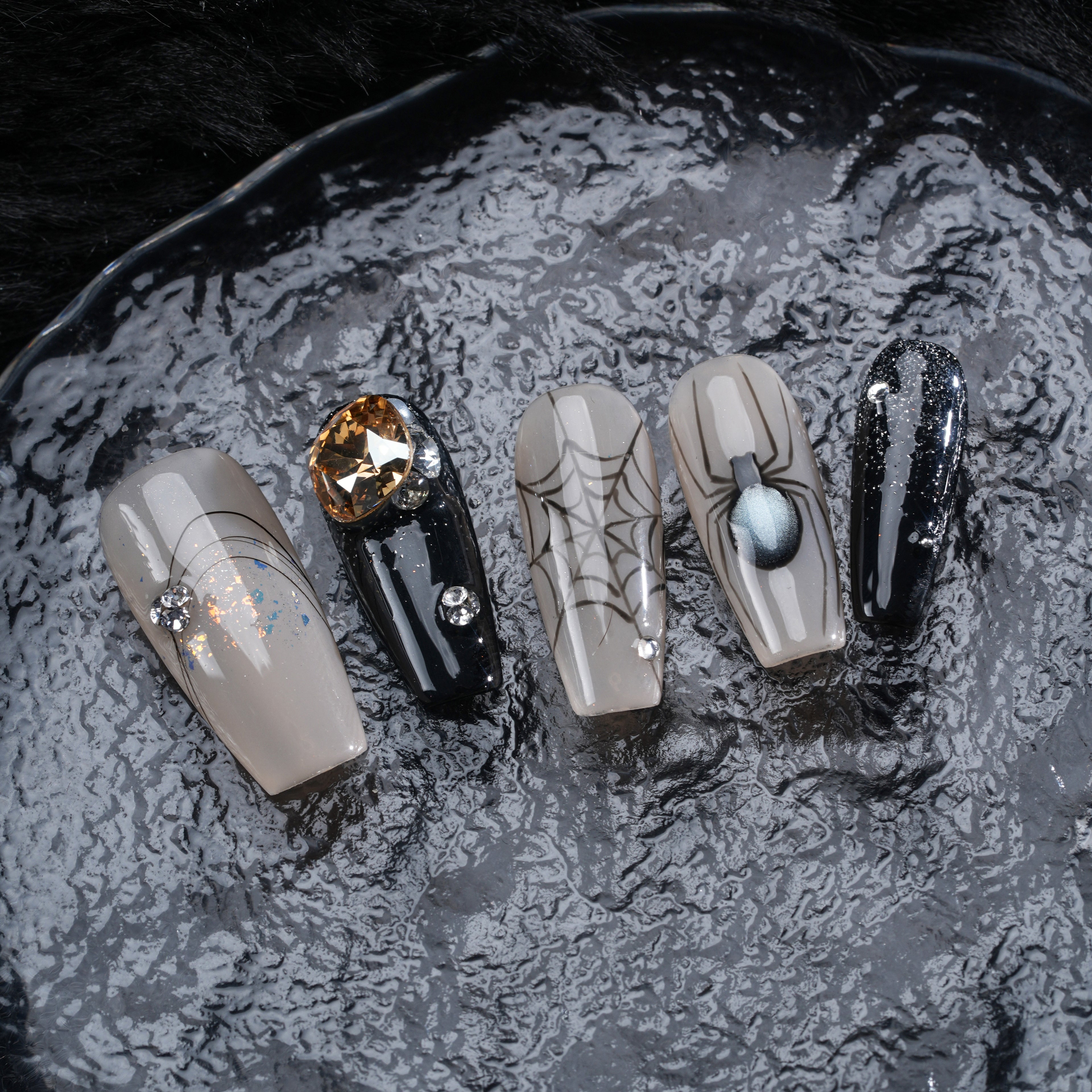 Spider & Web Design Beige - Toned Nail Set with Sparkle Accents - Halloween - Ready Manicure