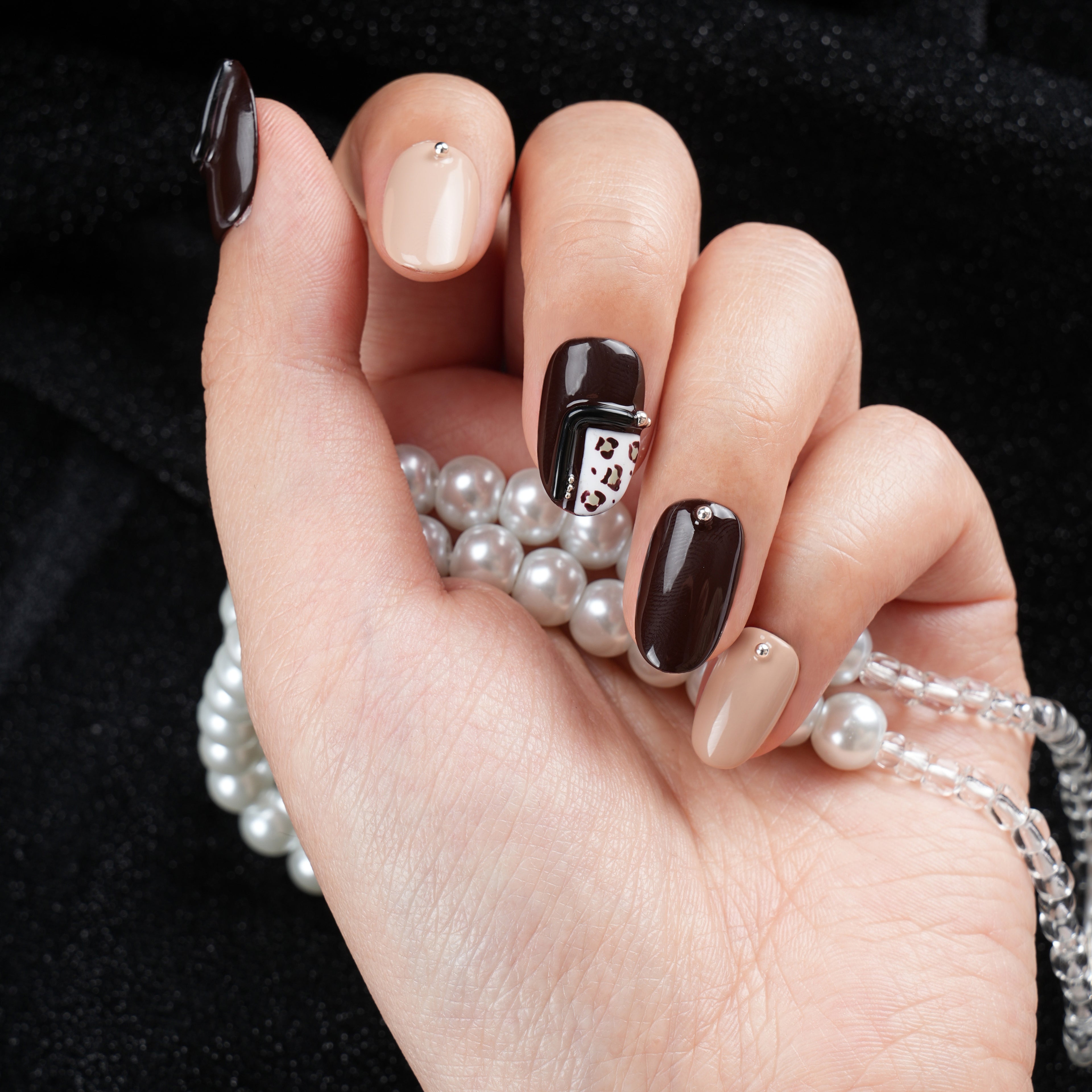 Trendy Two - Tone Leopard Nails with Sparkle - Must - Have Manicure