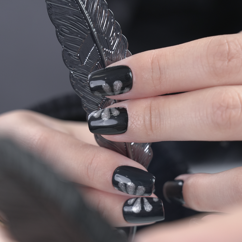 Black & Silver Glitter Accent Nails - Stylish Party Manicure Set