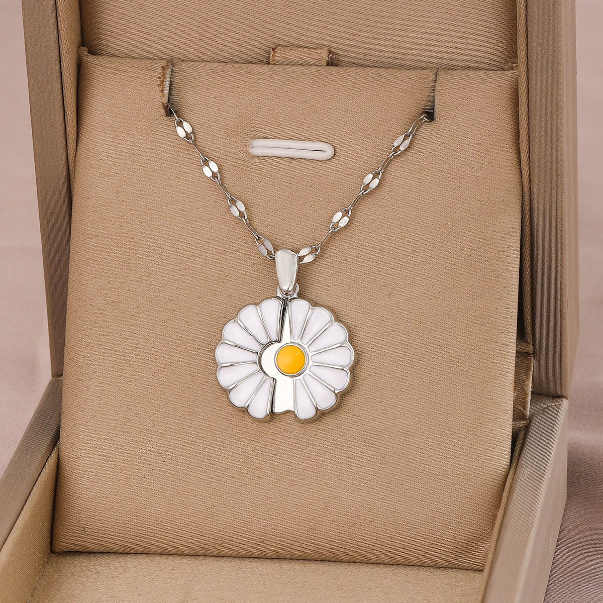 Small Daisy Necklace Openable Pendant