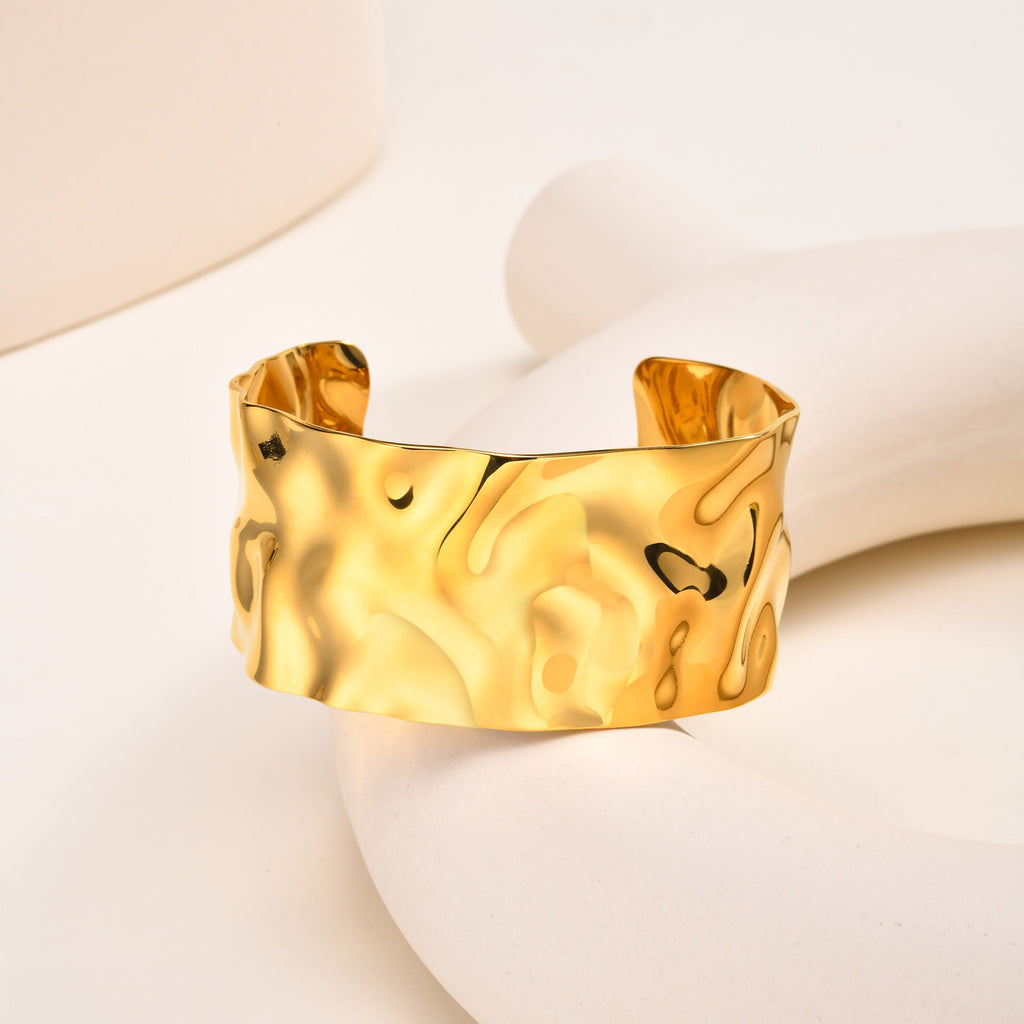 Wrinkled Vintage Style Bracelet