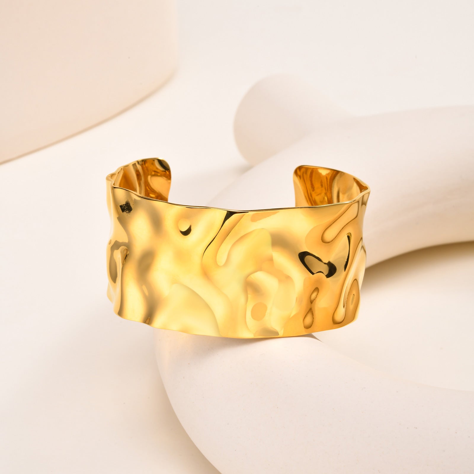 Wrinkled Vintage Style Bracelet