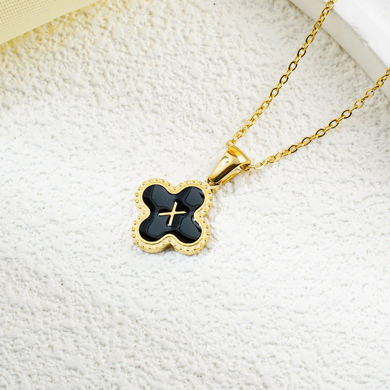 Four-leaf Clover 26 English Letters Black and White Mother-of-Pearl Necklace